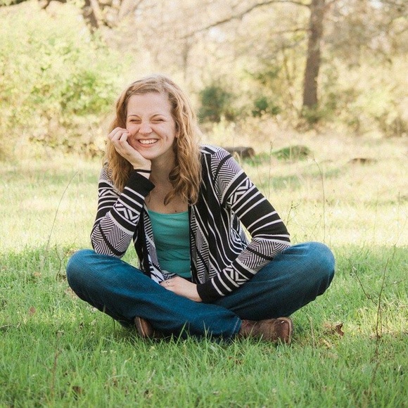 Meet your Posher, Mikaela - Picture 6 of 7